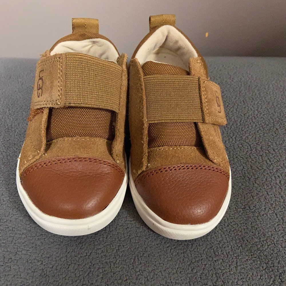 boys UGGs tennis shoes